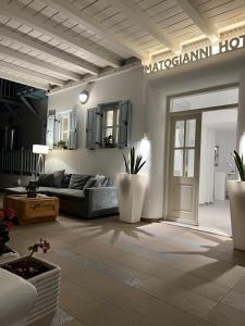 Posedenie v ubytovaní Matogianni Hotel