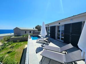 Fotografia z galérie ubytovania Superbe villa avec piscine- Erbalunga Cap Corse v destinácii Brando