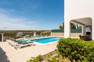 Bazén v ubytování Villa Vista Alegre - Cala Galdana nebo v jeho okolí