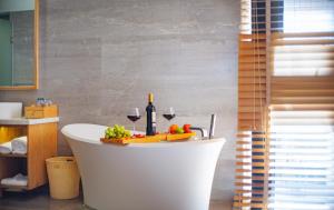 Xiangxi's Lovely - Yangyun Hotel的酒水