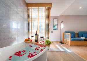 Xiangxi's Lovely - Yangyun Hotel的休息区