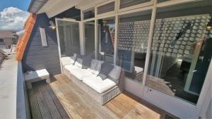 Μπαλκόνι ή βεράντα στο OSE33 Spacious apartment 'Zee' in the centre of Oostkapelle