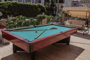 Бильярд в Liman Apart Hotel