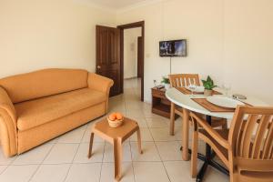 Телевизор и/или развлекательный центр в Liman Apart Hotel