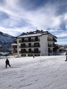 appartamento Passo del Tonale sulle piste trong mùa đông