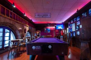 Kabul Party Hostel Barcelona biliárdasztala Még 37 kép