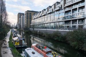 Gallery image of Beautiful Waterfront 1BD Flat - Bethnal Green in London