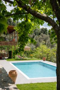 Bassein majutusasutuses Calypso Villa with Jacuzzi Pool & Sea View või selle lähedal