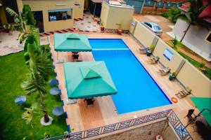 Swimmingpoolen hos eller tæt på Mountain View Hotel & apartment + 15 billeder