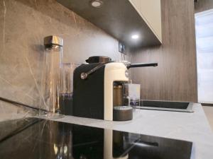 Kuchnia lub aneks kuchenny w obiekcie Cocoon du vieux Lyon - Luxury apartment - Balneo