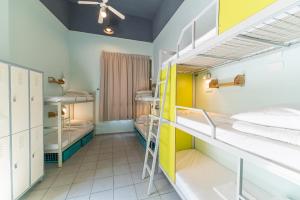 Postel nebo postele na pokoji v ubytování Abraham Tel Aviv