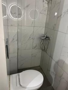 Ένα μπάνιο στο Luxury Villa Esmeralda