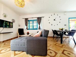 TV a/nebo společenská místnost v ubytování Cactus Living