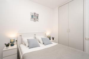 Ein Bett oder Betten in einem Zimmer der Unterkunft Apartment Bitacora FULLY RENOVATED 2023