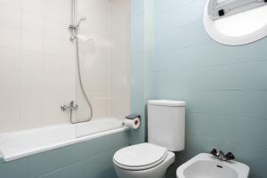 Ein Badezimmer in der Unterkunft Apartment Bitacora FULLY RENOVATED 2023