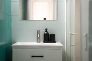 Ein Badezimmer in der Unterkunft Apartment Bitacora FULLY RENOVATED 2023
