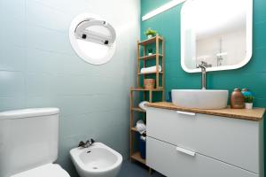 Ein Badezimmer in der Unterkunft Apartment Bitacora FULLY RENOVATED 2023