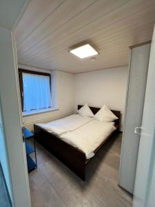 Giường trong phòng chung tại Ferienhaus Möhrle 2