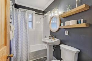 Koupelna v ubytování Riverside Lifestyle Living, Charm and Comfortable