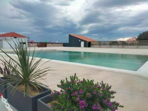Bazén v ubytovaní T2 30m2 piscine lac mer alebo v jeho blízkosti