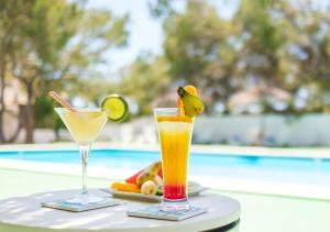 A piscina localizada em Hotel Baluma Porto Petro ou nos arredores