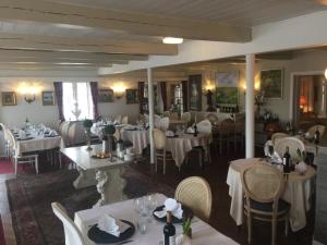 Restoran või mõni muu söögikoht majutusasutuses Rudbøl Grænsekro