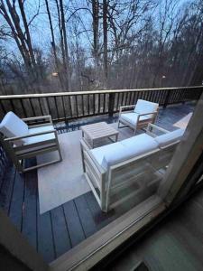 Balkón nebo terasa v ubytování Modern Cabin 3/2 with cover garage