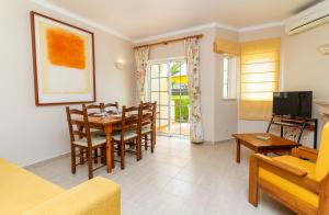 TV a/nebo společenská místnost v ubytování Vila do Castelo