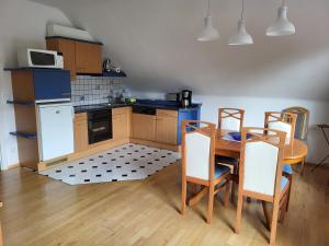 Kuchnia lub aneks kuchenny w obiekcie Ferienwohnung Ramsbacher