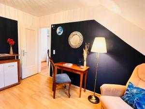 Η κουζίνα ή μικρή κουζίνα στο Ferienwohnung Luna -3 Schlafzimmer, Waschmaschine, Küche, WLAN, ca 15 Min bis zum Europa Park,