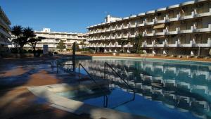 Foto sihtkohas Vilafortuny asuva majutusasutuse Internacional I. Primerísima línea de playa galeriist