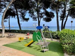 Foto sihtkohas Vilafortuny asuva majutusasutuse Internacional I. Primerísima línea de playa galeriist
