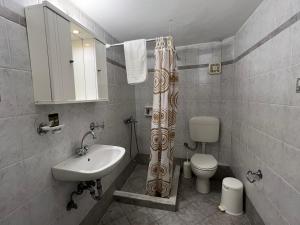 Kúpeľňa v ubytovaní Athina Rooms