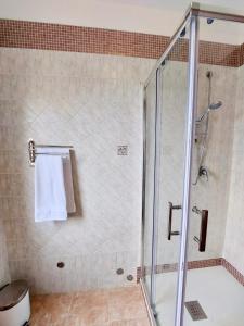 A bathroom at Gemelli