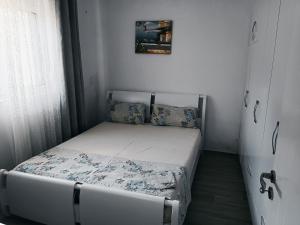 En eller flere senge i et værelse på Arber's Home
