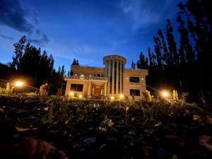 Κήπος έξω από το Skardu Saraye Hotel & Resort