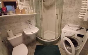 Phòng tắm tại Admiral Apartment Gdynia II