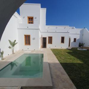 Bazén v ubytování Dar Ennour Djerbahood Erriadh nebo v jeho okolí + 37 fotografií