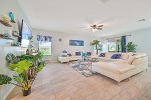 Gallery image of CHEERFUL VILLA 4 BEDROOM AND A HOT TUB in Cape Coral