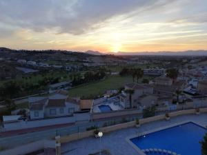 ariaal uitzicht op een huis met een zwembad bij Golf Club La Marquesa best view ,, Home Aqma ,, in Ciudad Quesada