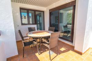Fotografia z galérie ubytovania RentitSpain Apartamento Oasis de Salobreña Gym y Balcón v destinácii Salobreña