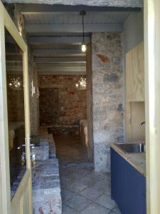 Gallery image of Shiro - traditional stone villa in Agriliá +16 photos
