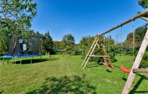 Herní místnost nebo prostor pro děti v ubytování Amazing Home In Ivanska With Kitchen