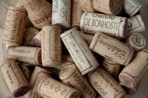 a pile of wine corks in a pile at Coup 2 Foudres in Saint-Jean-de-Blaignac