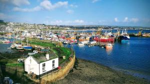 Φυσικό τοπίο κοντά σε αυτή η παραθεριστική κατοικία +13 φωτογραφίες