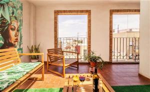 Balkón alebo terasa v ubytovaní Penthouse Duplex in a 4 floors spanish house -8 min to center by Metro