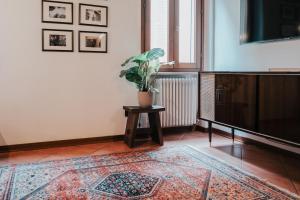 Μια τηλεόραση ή/και κέντρο ψυχαγωγίας στο Tra le case di Reggio - Zaccagni