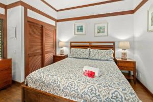 Voodi või voodid majutusasutuse Kiahuna Plantation Unit 42, Air Conditioning, 2 Minute Walk to Beach toas
