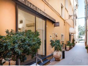 Фасад или вход в Hotel Medusa