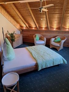 Кровать или кровати в номере Steewer Landhaus gemütliche Ferienwohnung bis 6 Pers in ruhiger Ortsrandlage